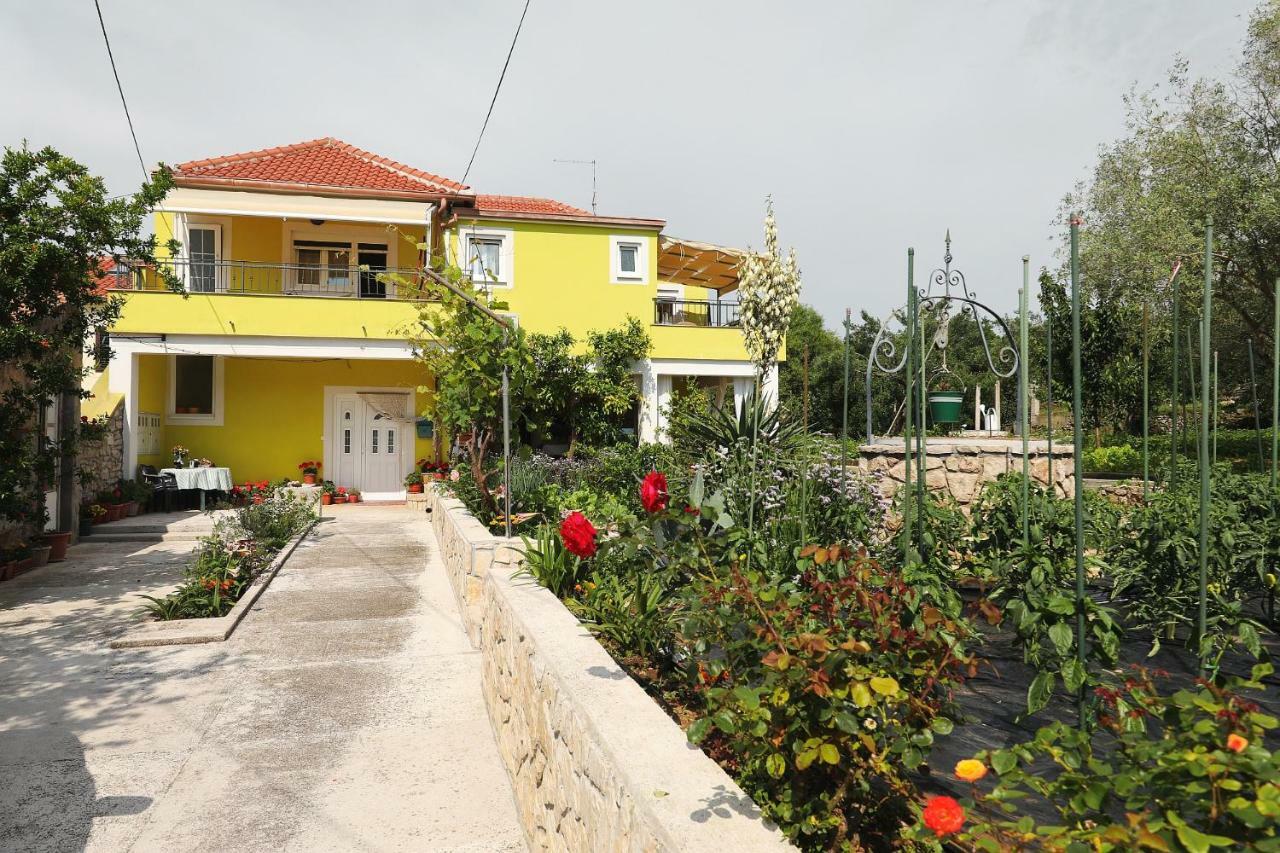 Senkini Dvori Apartment Sutomiscica Exterior photo