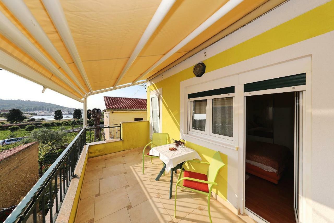 Senkini Dvori Apartment Sutomiscica Exterior photo